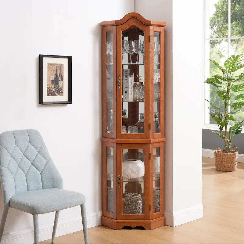 Vitrine d'angle éclairée avec portes, étagères en verre trempé et poignées sculptées