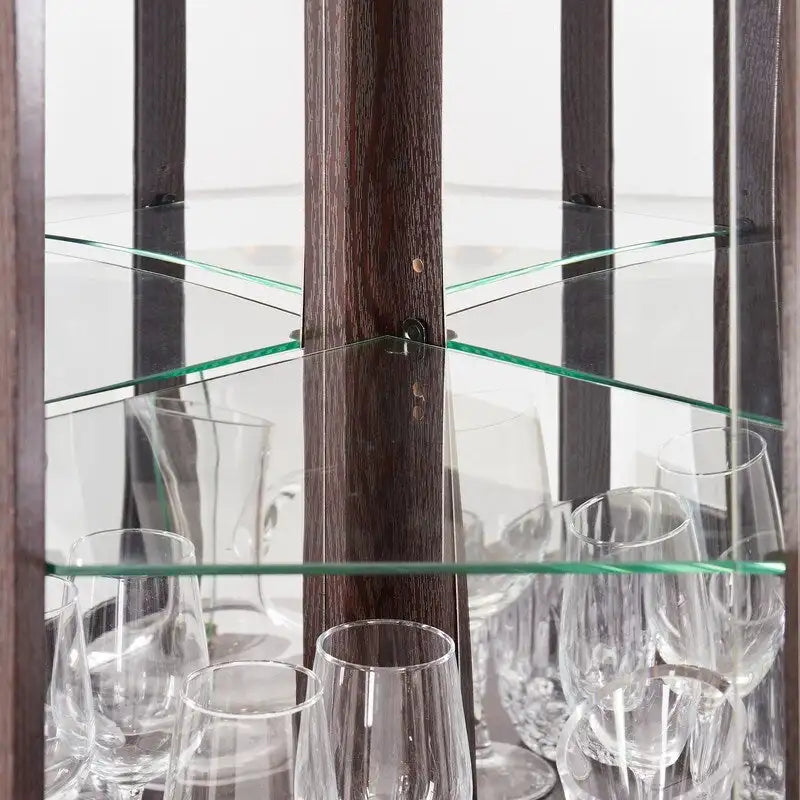 Vitrine d'angle avec éclairage intégré pour objets de collection et verrerie