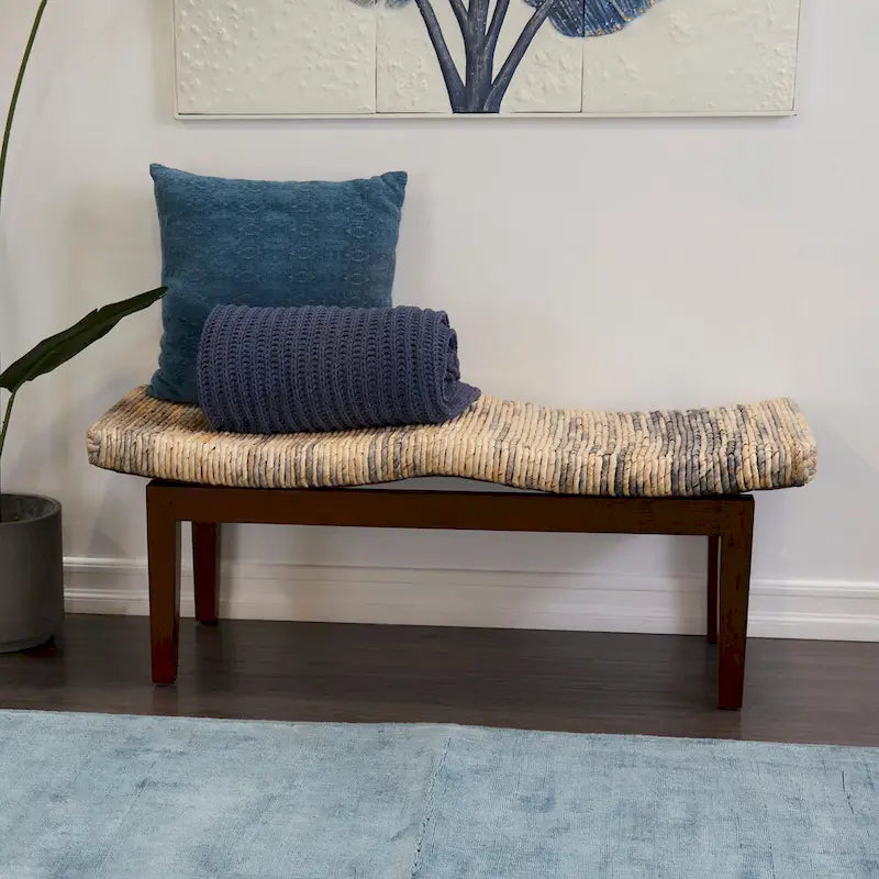 Banc tressé à la main en fibre de bananier avec coussin — Marron, 119 cm L