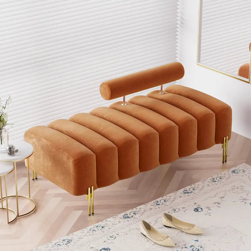 Meuble vintage crème en bois avec 2 tiroirs, double porte et poignées en métal