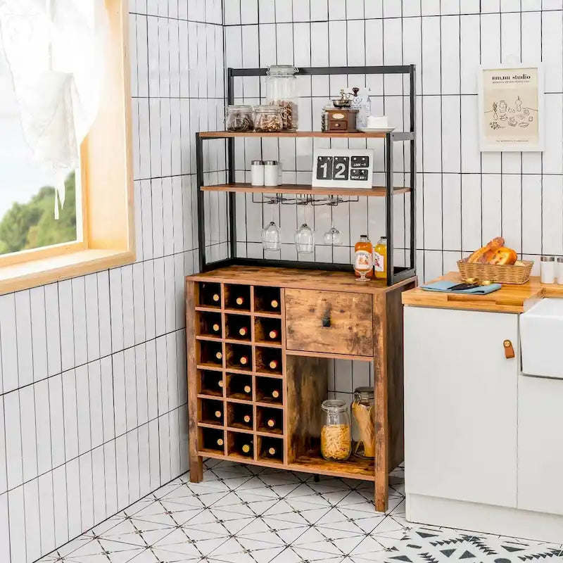 Banc rembourré en tissu beige avec rangement supérieur capitonné et accoudoirs courbés