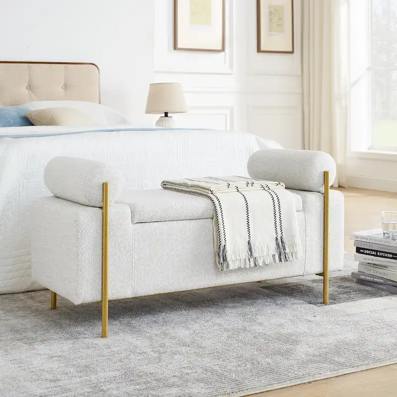 Banc de rangement capitonné avec accoudoirs cylindriques, tissu en lin et pieds en fer