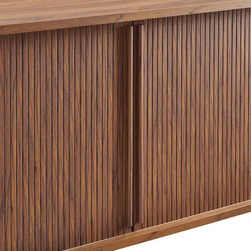 Enfilade moderne incurvée de style Mid-Century de 160 cm avec détails cannelés et portes coulissantes